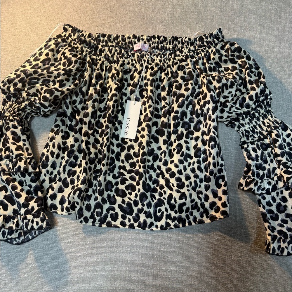 Pink Lily Off-Shoulder Leopard Print Top in Black & Cream